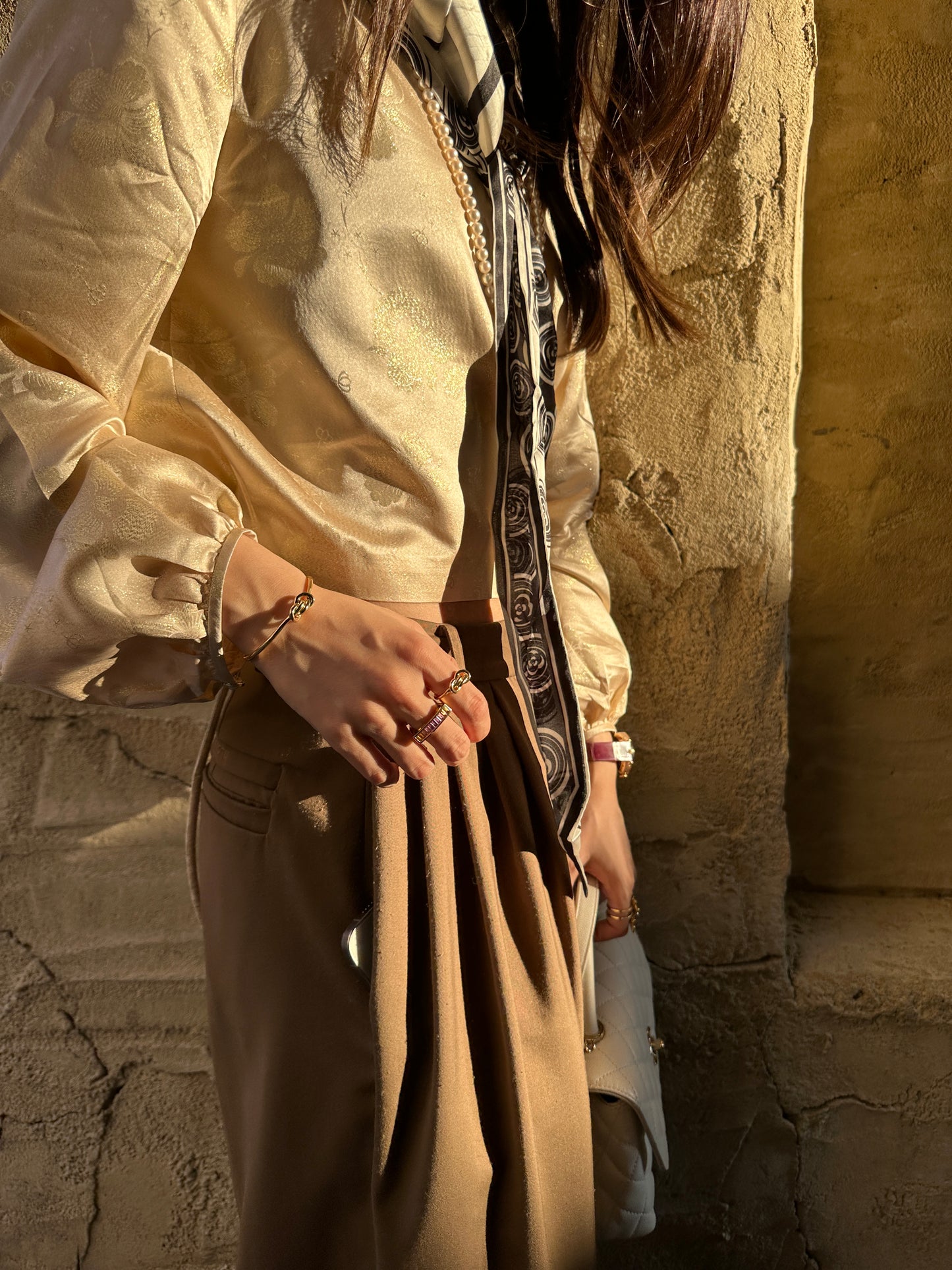 Ingot gold knot bangle in 18k yellow gold