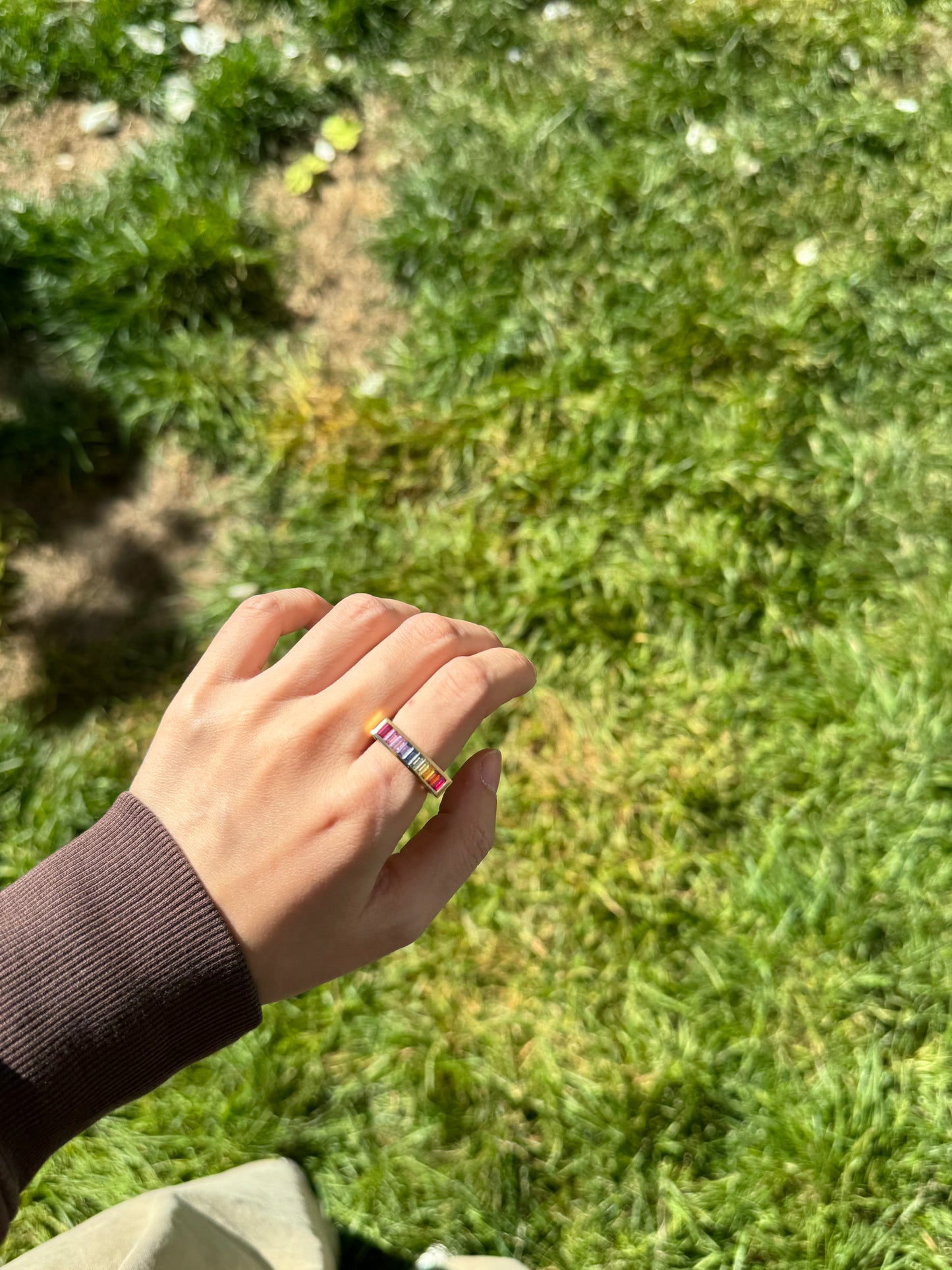 Fancy color sapphire baguette ring in 18k yellow gold