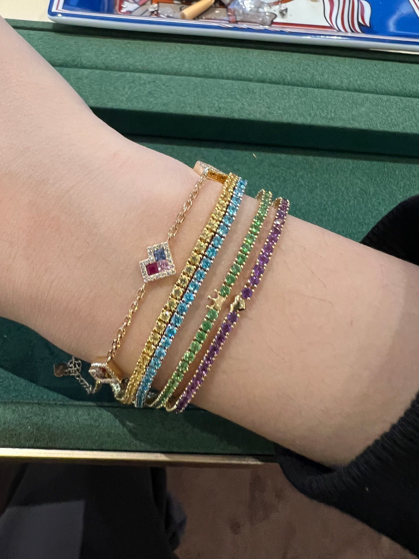 Rainbow sapphire heart bracelet in 18k yellow gold