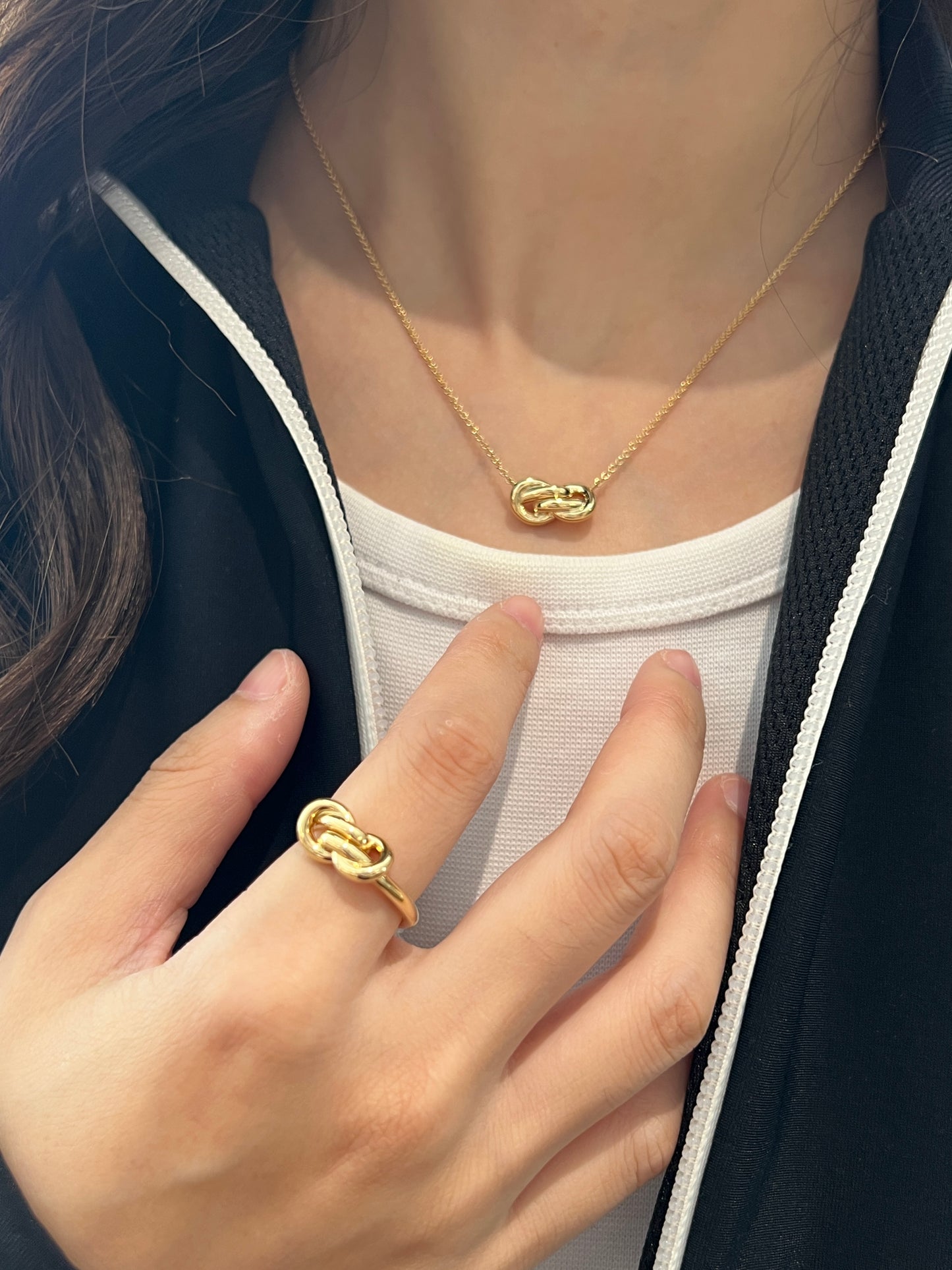 Ingot knot necklace in 18k yellow gold