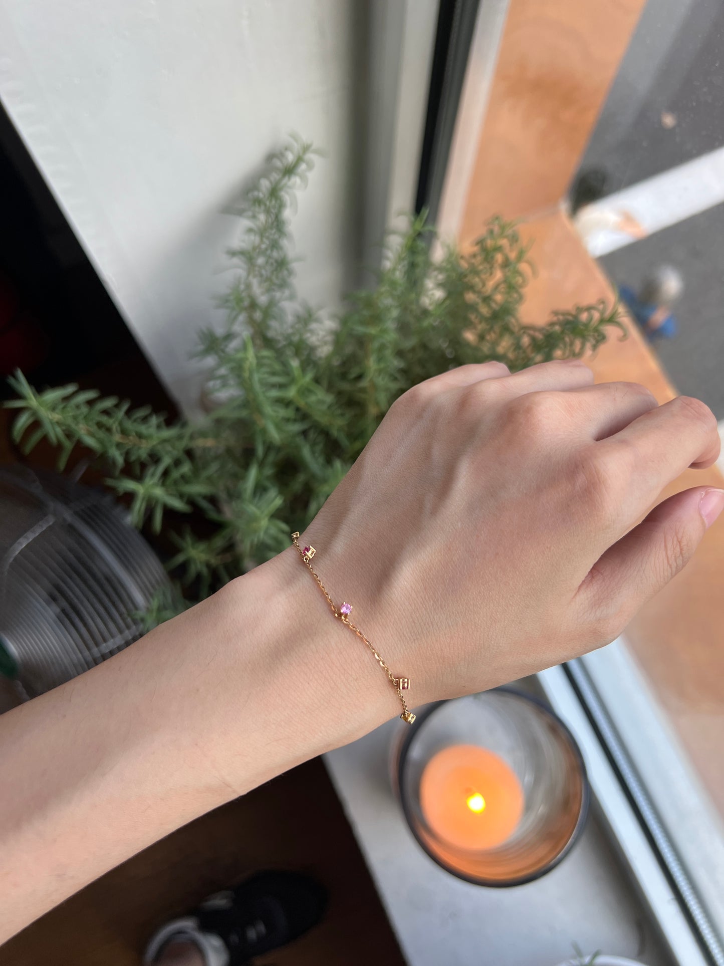 Rainbow sapphire 18k yellow gold bracelet