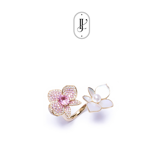 Butterfly orchid ring in 18k yellow gold with spinel and akoya