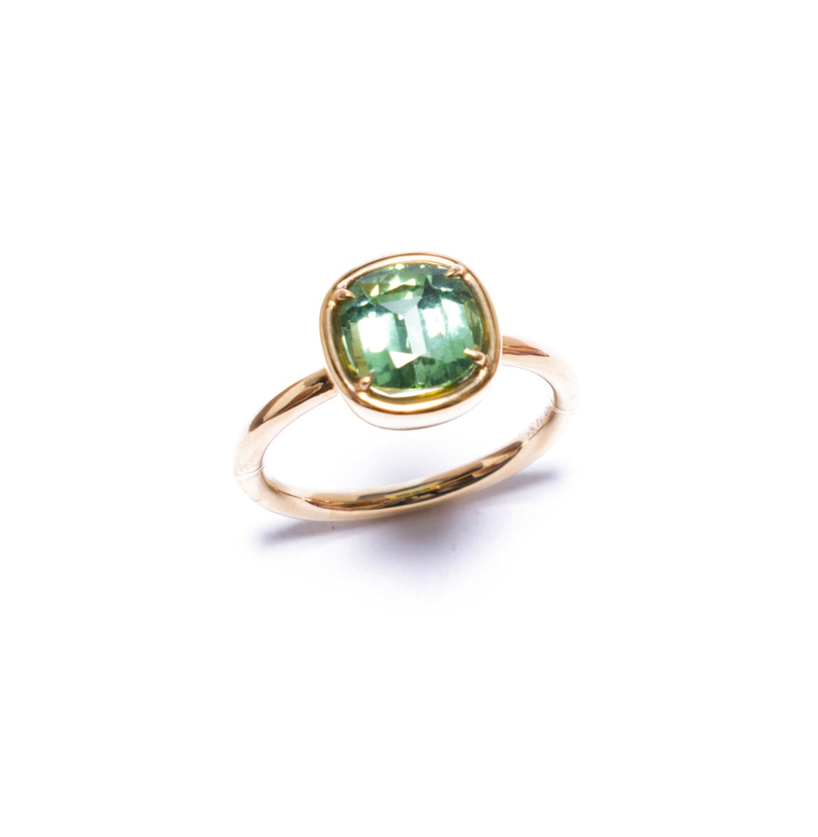 Green tourmaline ring in 18k yellow gold