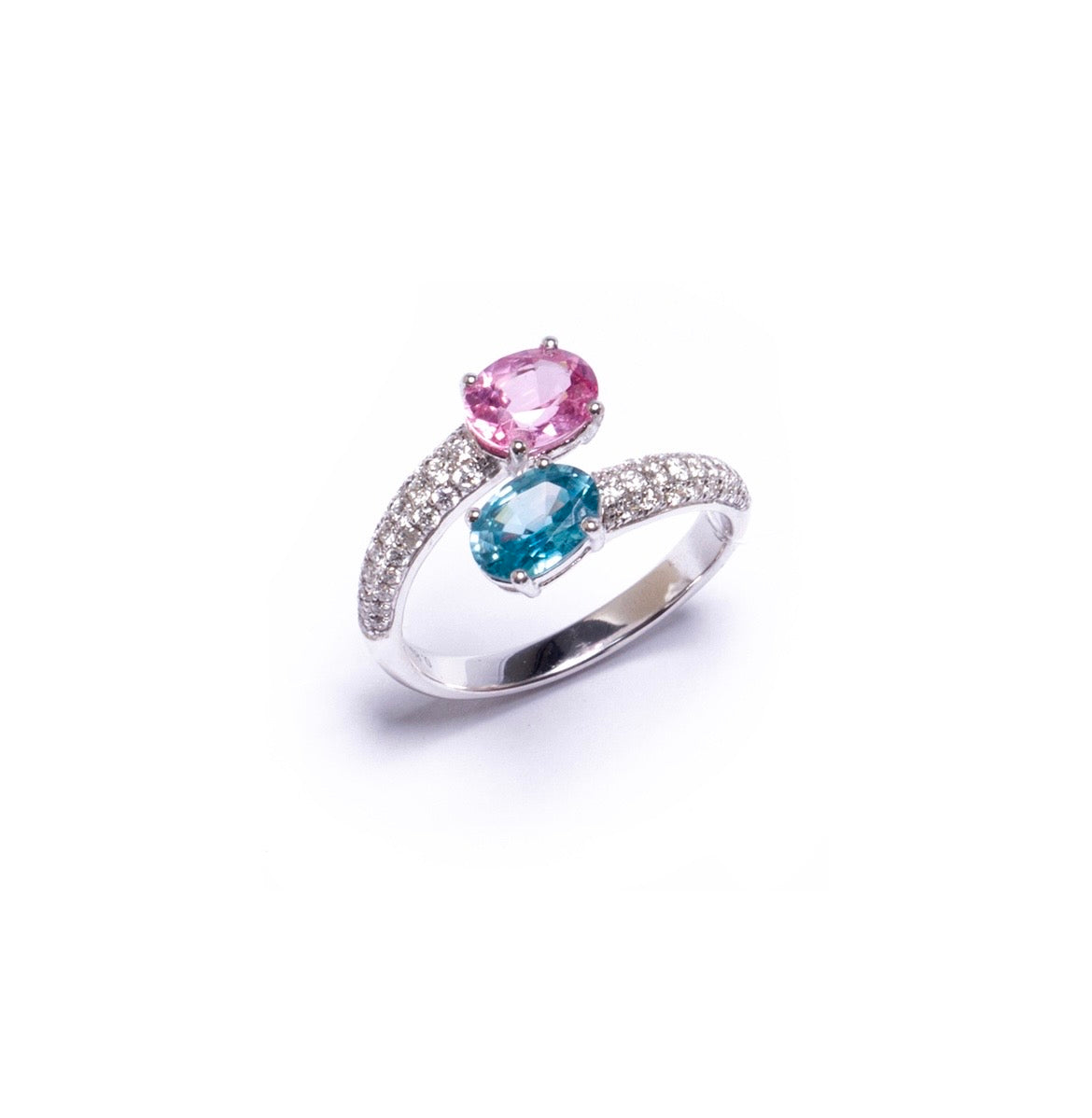 Toi et moi spinel and blue zircon ring in 18 white gold with diamond