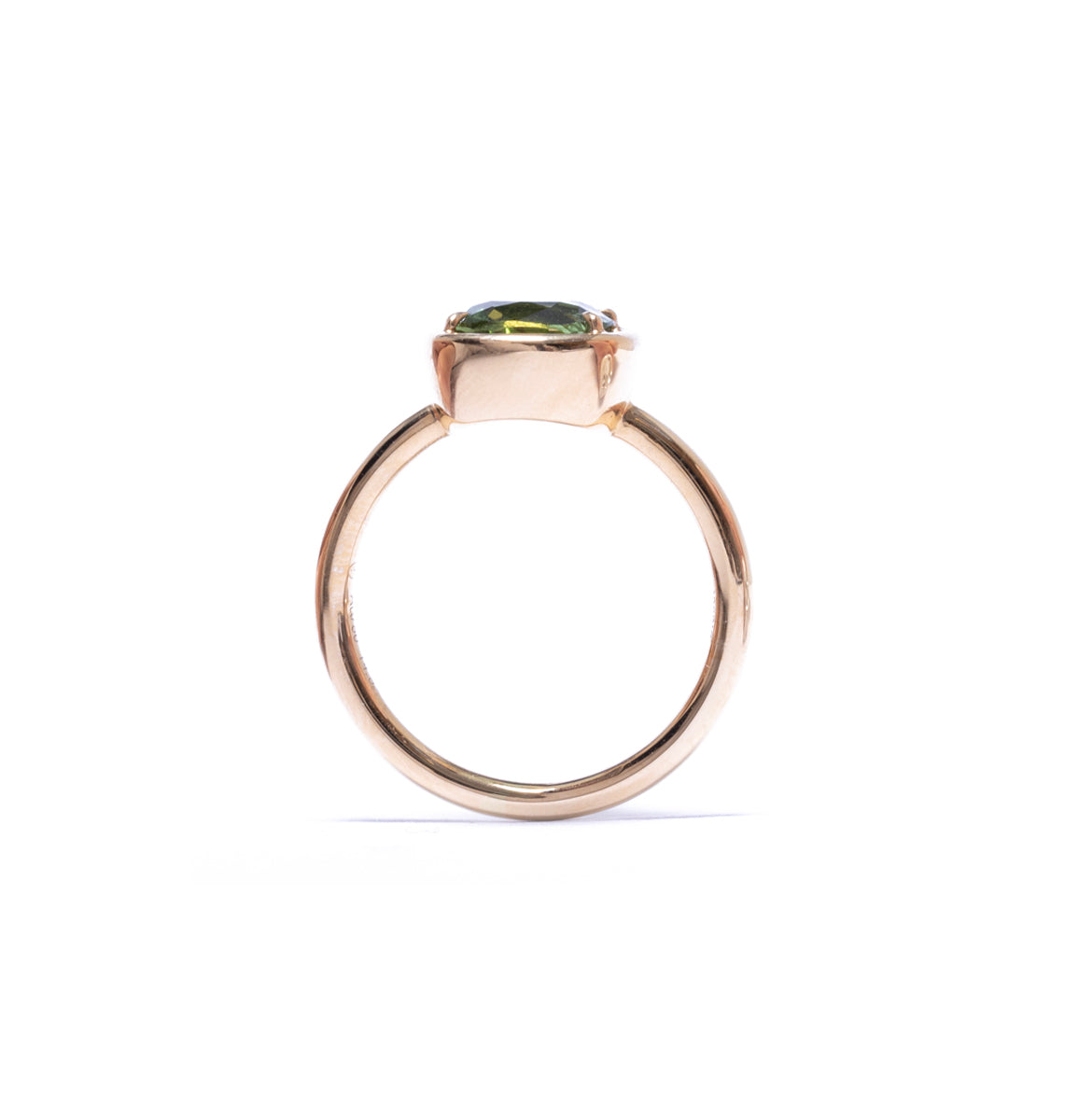 Green tourmaline ring in 18k yellow gold