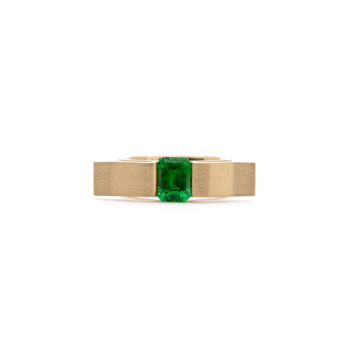 Tsavorite ribbon ring in 18k yellow gold