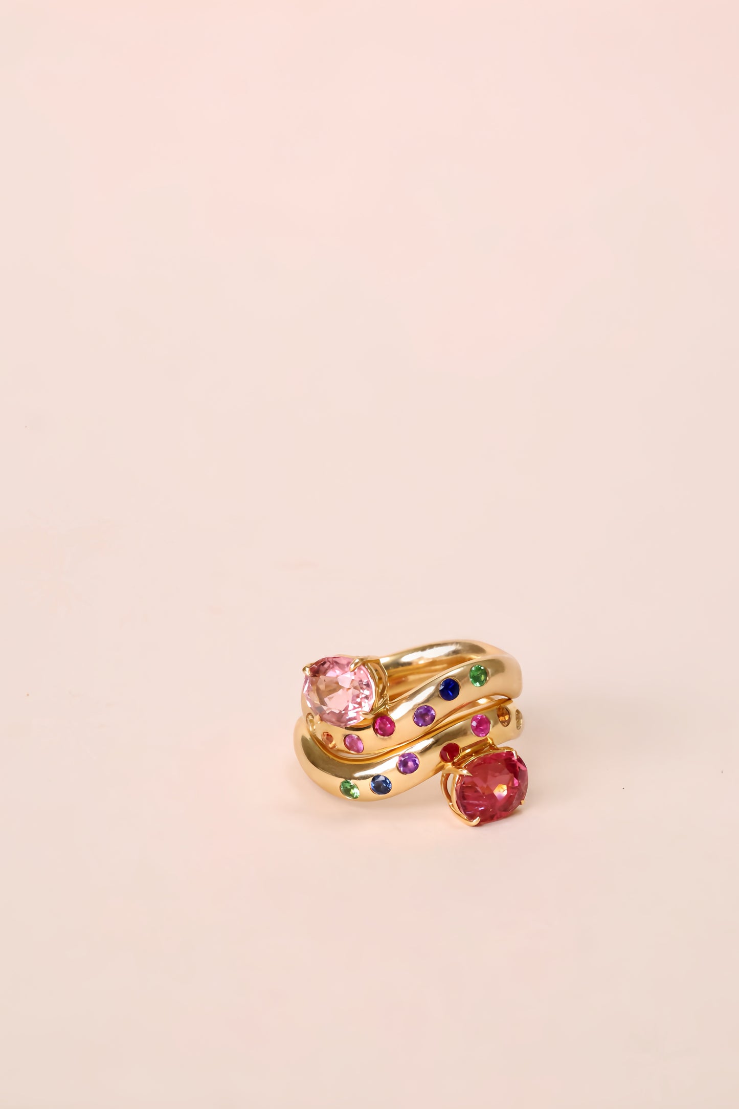 Oval pink tourmaline curve band ring in 18k yellow gold