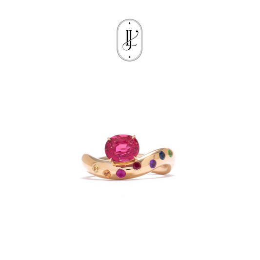 Oval rubellite curve band ring in 18k yellow gold