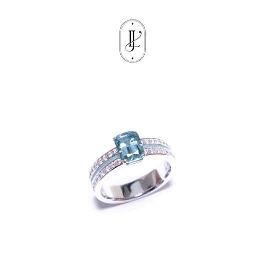 Blue tourmaline enamel ring in 18k white gold with diamond