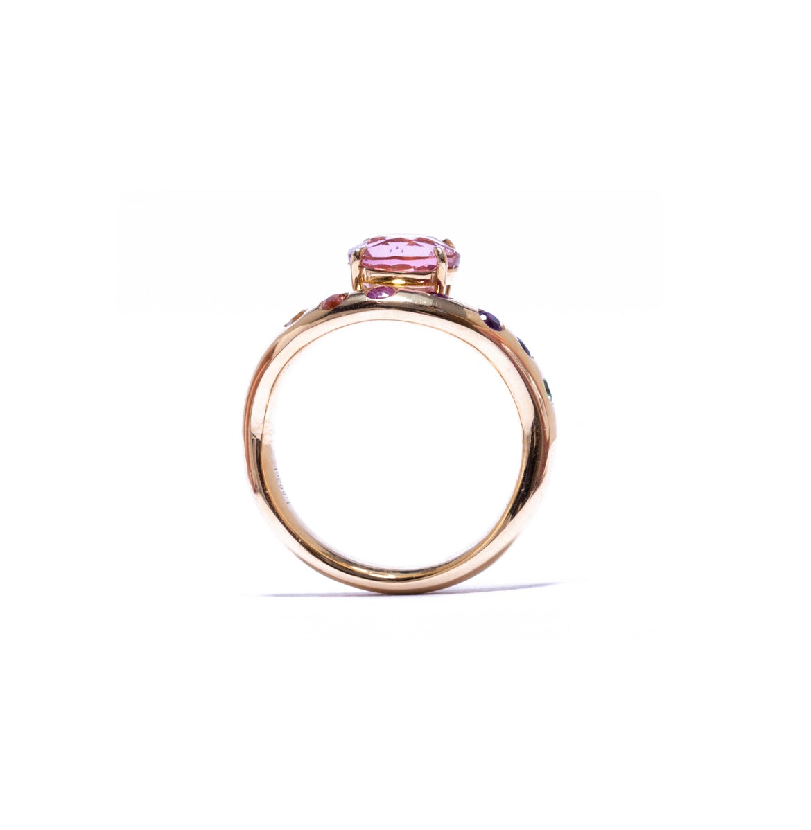 Oval pink tourmaline curve band ring in 18k yellow gold