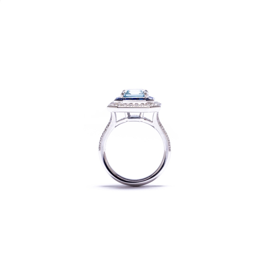 Aquamarine and sapphire ring in white gold with diamond